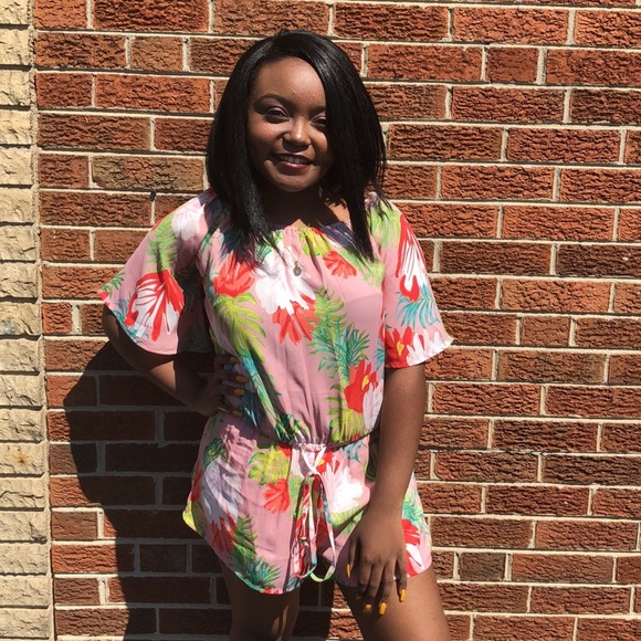 Tropical Romper 🌴 - Picture 3 of 5